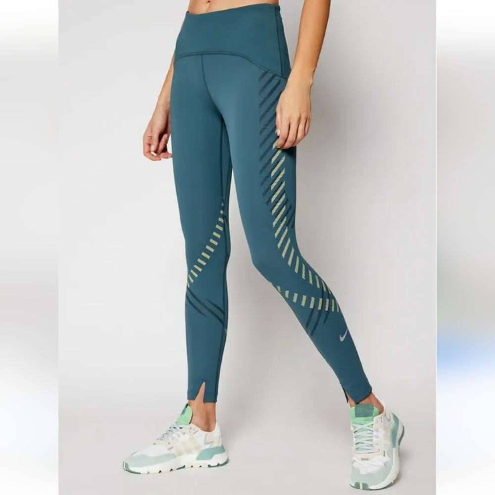Nike Women's‎ Dri-Fit Speed Tight Fit 7/8 Leggings Size S Mid Rise Yoga Training